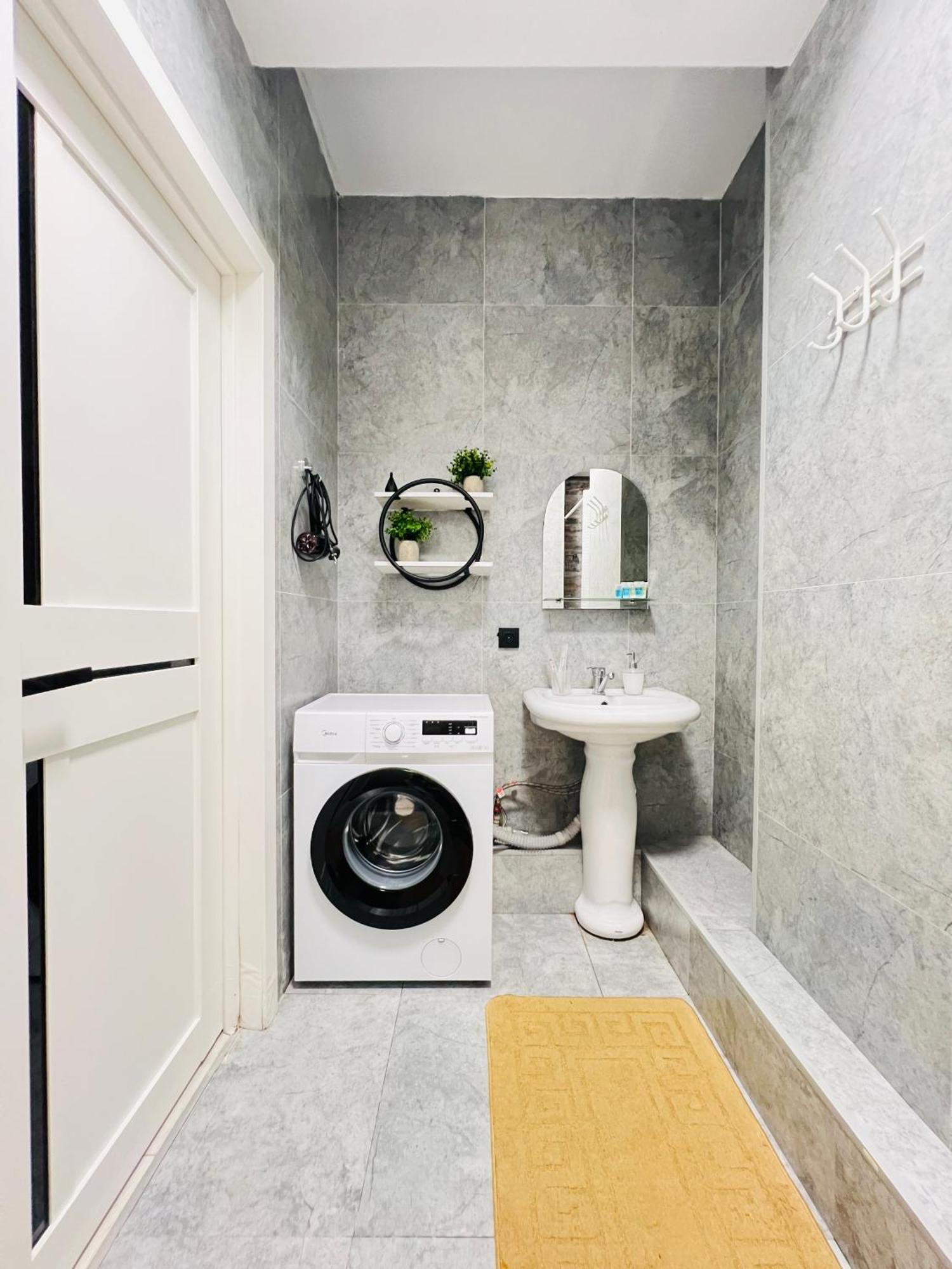 417i2 Aqua Aura Sholpan Apartment